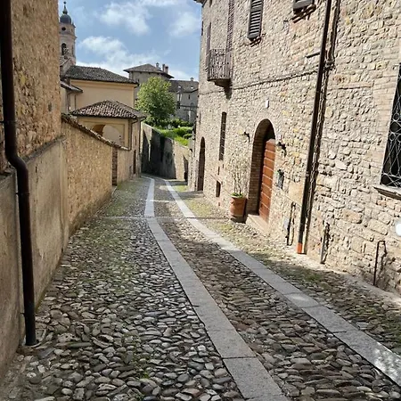 Caolzio18 Apartment CastellʼArquato